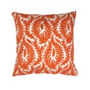 Create Home tyyny Verso 45x45 cm oranssi.. tuote hintaan 5€ liikkeestä Halonen
