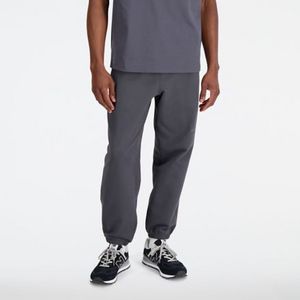 Athletics Linear Pant                           Men's Trousers & Tights tuote hintaan 70€ liikkeestä New Balance