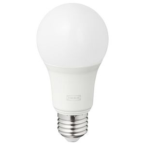 Led-lamppu E27 806 lm tuote hintaan 19,99€ liikkeestä IKEA