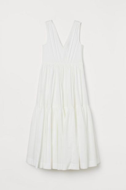 Pitkä v-aukkoinen mekko tuote hintaan 47,99€ liikkeestä H&M
