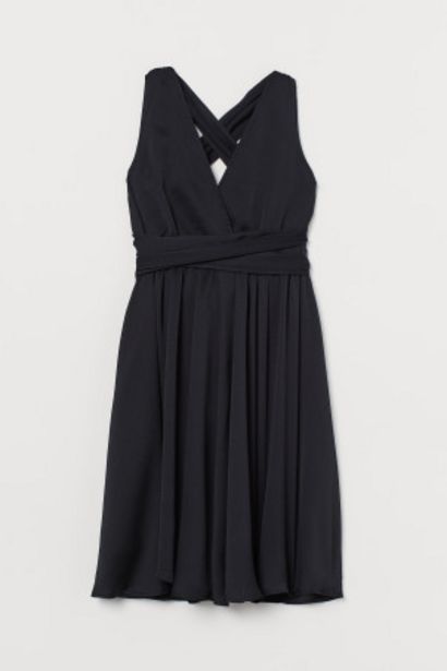 Halterneck-mekko tuote hintaan 39,99€ liikkeestä H&M