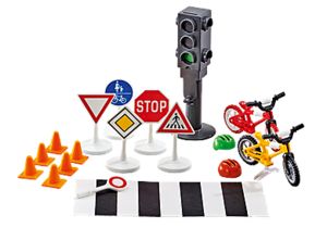 9812 Road Safety Set tuote hintaan 10,99€ liikkeestä Playmobil