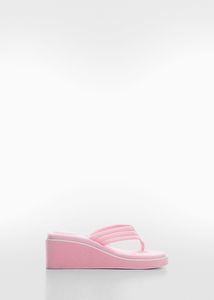 Platform quilted sandals tuote hintaan 22,99€ liikkeestä Mango