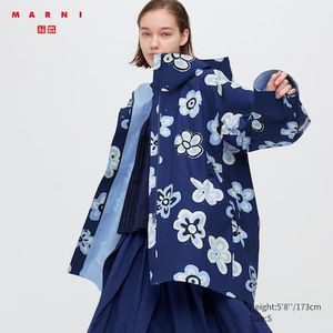Marni BLOCKTECH Printed Oversized Raincoat tuote hintaan 69,9€ liikkeestä Uniqlo