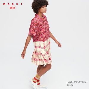 Marni Open Collar Short Sleeved Pleated Dress tuote hintaan 29,9€ liikkeestä Uniqlo