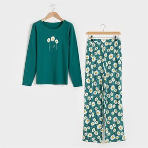 Floral Daisy -pyjama tuote hintaan 47,95€ liikkeestä AVON