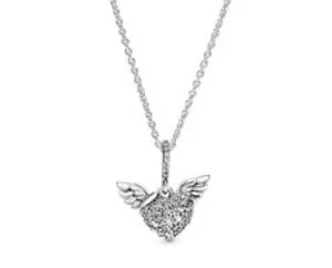 Pavé Heart & Angel Wings -kaulakoru tuote hintaan 79€ liikkeestä Pandora
