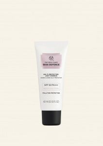 Skin Defence Multi-Protection Light Essence SPF 50 PA+++ tuote hintaan 8,7€ liikkeestä The Body Shop