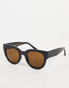 A.Kjaerbede round cat eye sunglasses in black tuote hintaan 11€ liikkeestä Asos