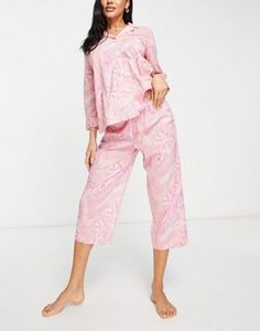 Lauren by Ralph Lauren notch collar capri pyjama set in pink paisley tuote hintaan 60€ liikkeestä Asos
