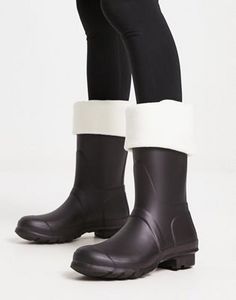 ASOS DESIGN short welly boot fleece socks in cream tuote hintaan 6,5€ liikkeestä Asos