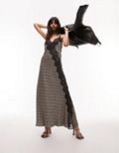 Topshop premium print and lace cami midi dress in mono tuote hintaan 672,56€ liikkeestä Asos