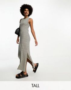 Vero Moda Aware Tall sleeveless maxi dress in mono stripe tuote hintaan 25,6€ liikkeestä Asos